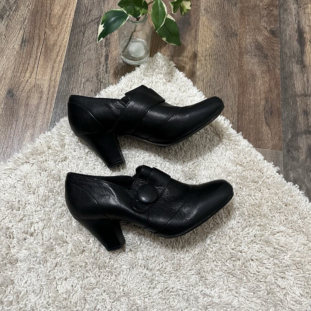 Clarks Size 7.5 M Black Leather Ruby Glam Victorian Heel Ankle Booties Shoes - Picture 3 of 6